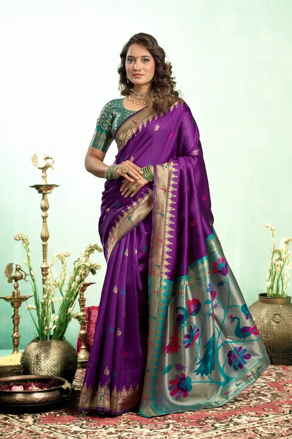 Royal_Purple_Paithani_Silk_Saree_With_Contrast_Blouse_And_Peacock_Motif_Pallu_For_Women