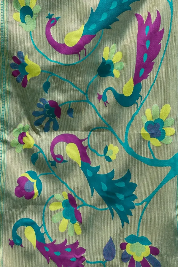 Royal_Purple_Paithani_Silk_Saree_With_Contrast_Blouse_And_Peacock_Motif_Pallu_For_Women