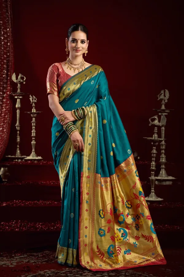 Green_Paithani_Silk_Saree_With_Zari_Pallu_&_Contrast_Blouse_For_Women