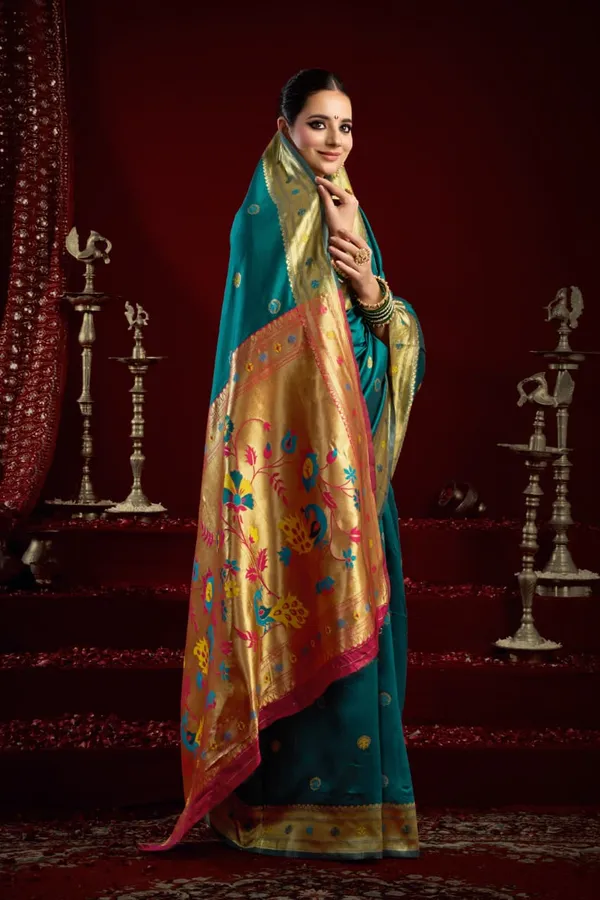 Green_Paithani_Silk_Saree_With_Zari_Pallu_&_Contrast_Blouse_For_Women