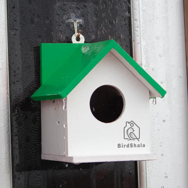 Bird_House_for_Sparrow,_Budgies_&_Finches_with_Air_Ventilation_and_Mounting_Hook_(Orange_-_Set_of_4)