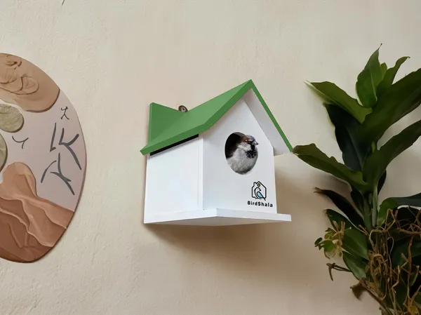 Bird_House_for_Sparrow,_Budgies_&_Finches_with_Air_Ventilation_and_Mounting_Hook_(Orange_-_Set_of_4)