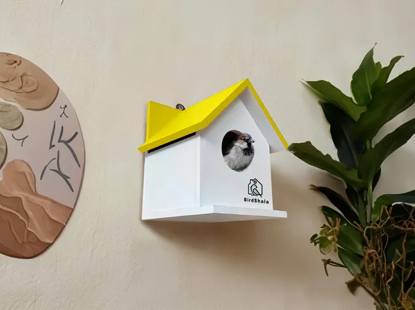 Bird_House_for_Sparrow,_Budgies_&_Finches_with_Air_Ventilation_and_Mounting_Hook_(Orange_-_Set_of_4)