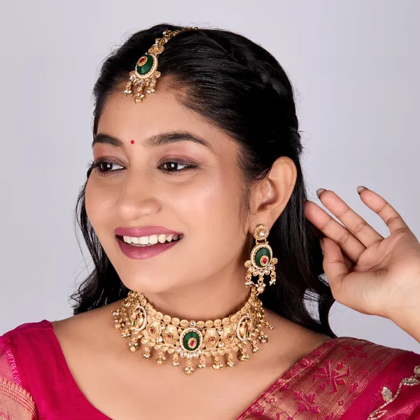 Golden_Antique_Finish_Kundan_Temple_Choker_Necklace_Set_For_Women