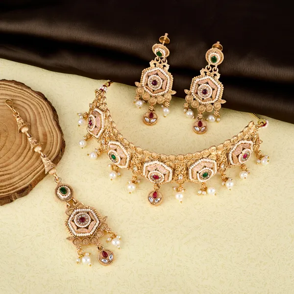 Golden_Antique_Kundan_Hexagon_Bridal_Choker_Necklace_Set_With_Earrings_&_Maang_Tikka_For_Women