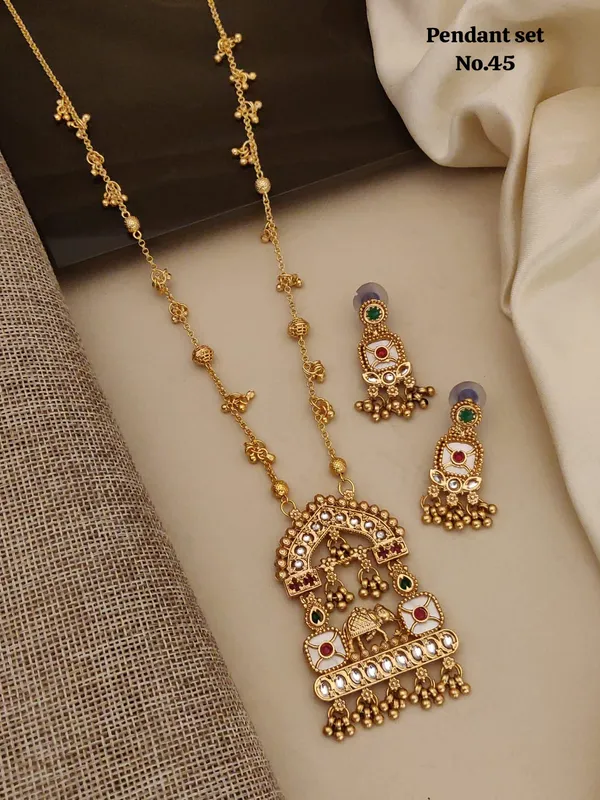 Antique_Kundan_Arch_Pendant_Set