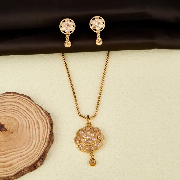 Antique_Kundan_Floral_Pendant_Necklace_Set_With_Stud_Earrings_For_Women