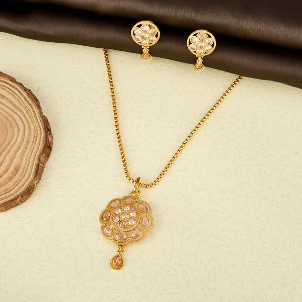 Antique_Kundan_Floral_Pendant_Necklace_Set_With_Stud_Earrings_For_Women