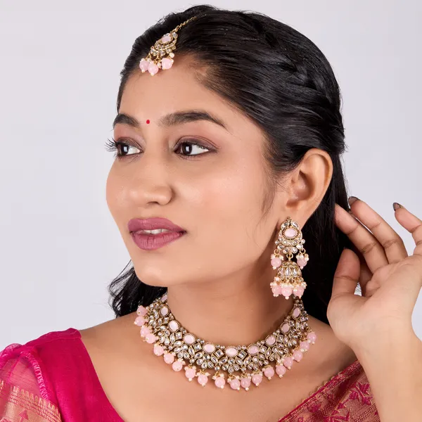 Baby_Pink_Kundan_Choker_Necklace_Set_With_Jhumka_&_Maang_Tikka_For_Women