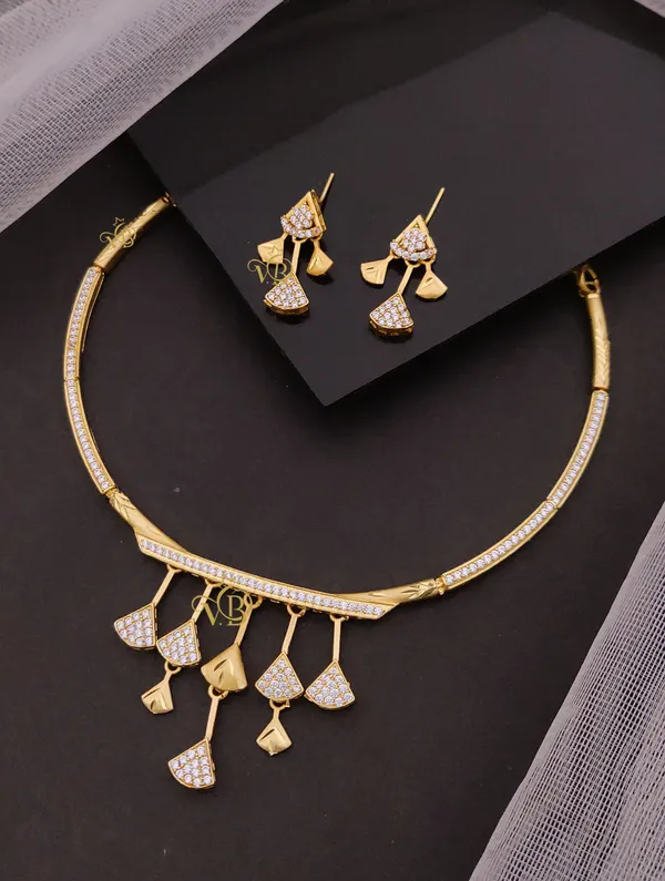 Celeste_Spark_Gold-Plated_Charm_Necklace_Set