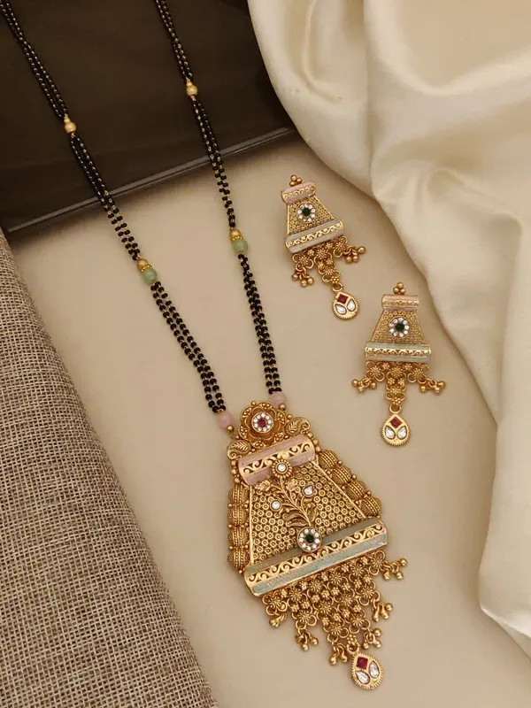 Designer_Black_Beads_Mangalsutra_With_Earrings