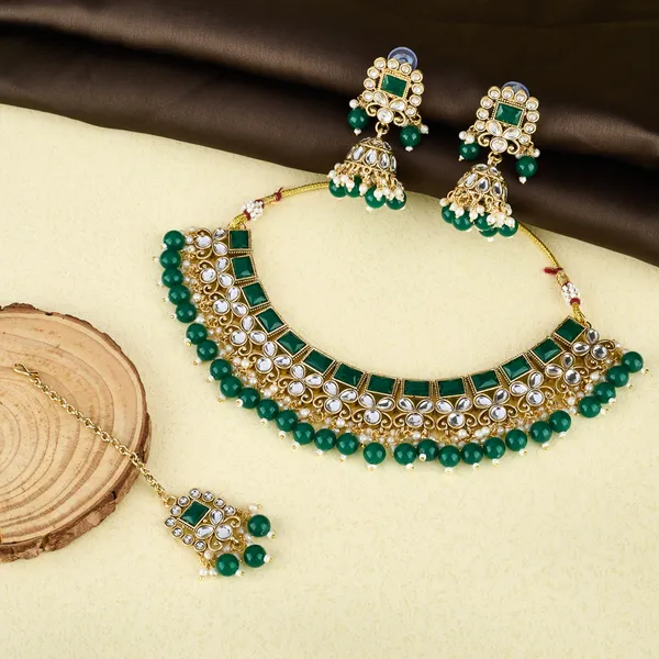 Emerald_Green_Kundan_Choker_Necklace_Set_With_Jhumka_Earrings_For_Women