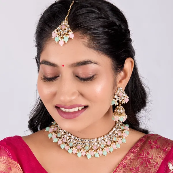 Pastel_Pink_&_Mint_Kundan_Choker_Necklace_Set_With_Jhumka_&_Maang_Tikka_For_Women