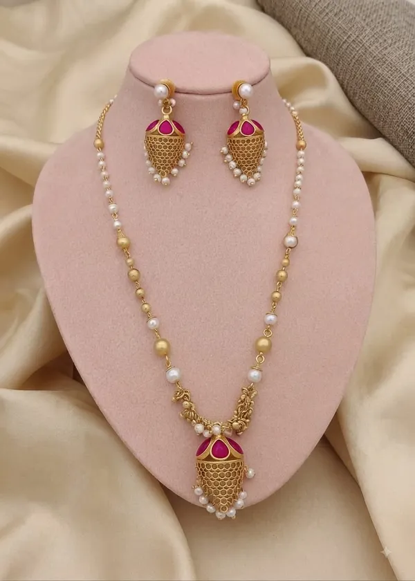 Ruby_Pearl_Traditional_Pendant_Set