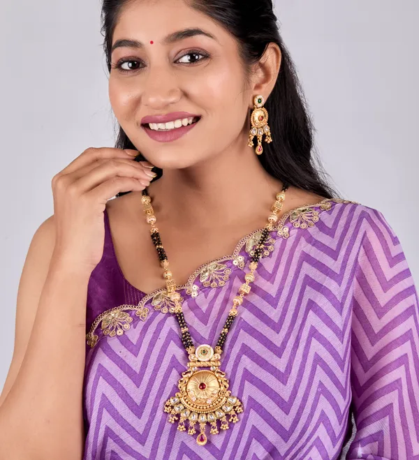 Golden_Traditional_Temple_Mangalsutra_With_Antique_Finish_Kundan_Pendant_For_Women
