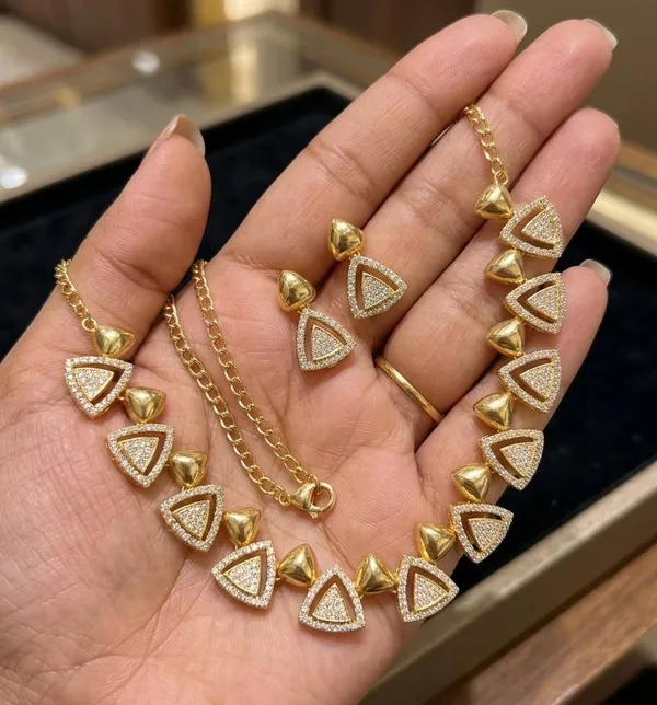 Trendy_Luxury_Shine_Necklace_Set