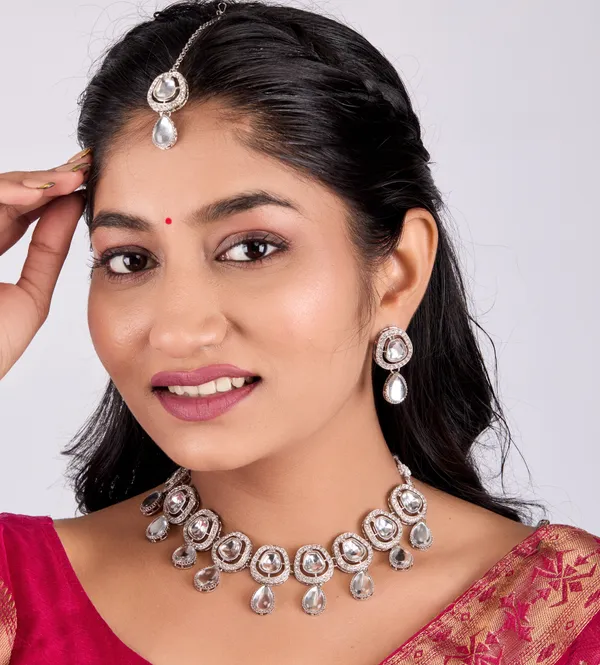 Silver_&_White_Mirror_Drop_Necklace_Set_With_Earrings_&_Maang_Tikka_For_Women
