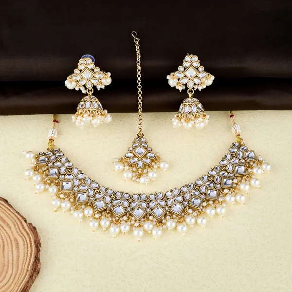 Ivory_Pearl_Kundan_Choker_Necklace_Set_With_Jhumka_Earrings_&_Maang_Tikka_For_Women