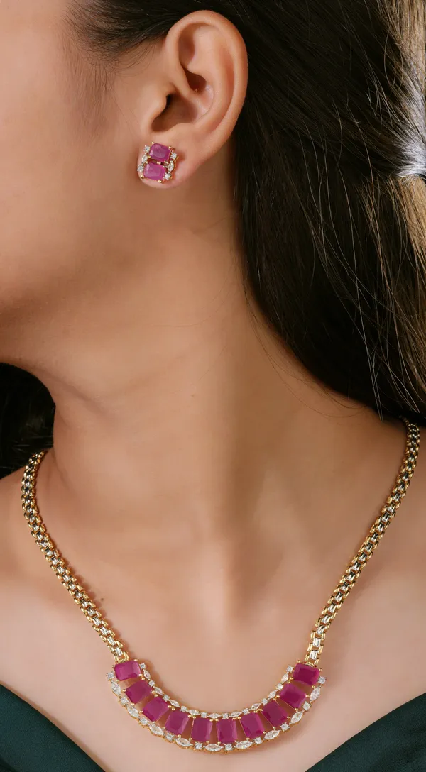 Emerald_Green_Stone_Designer_Necklace_Set_with_Matching_Earrings