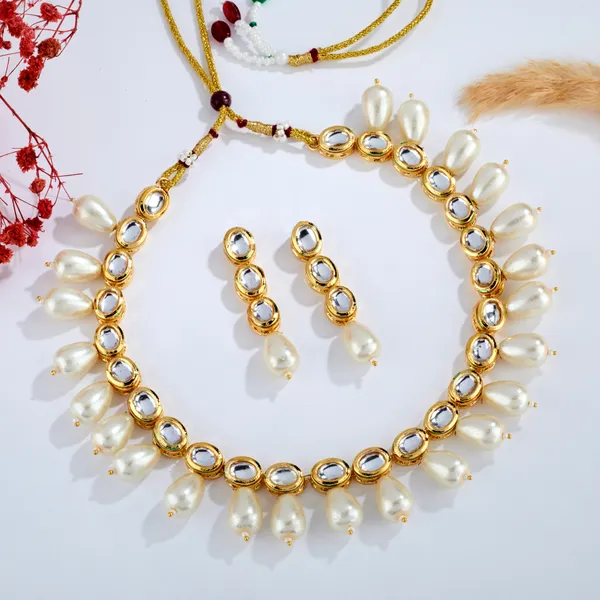 Elegant_Pearl_Drop_Kundan_Necklace_Set
