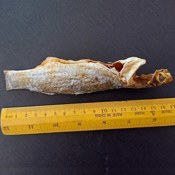 Dry_Mullet_Fish,_Dried_Kerala_Fresh_Water_Fish_(Kanni_/_Kanambu)_-_100Gm
