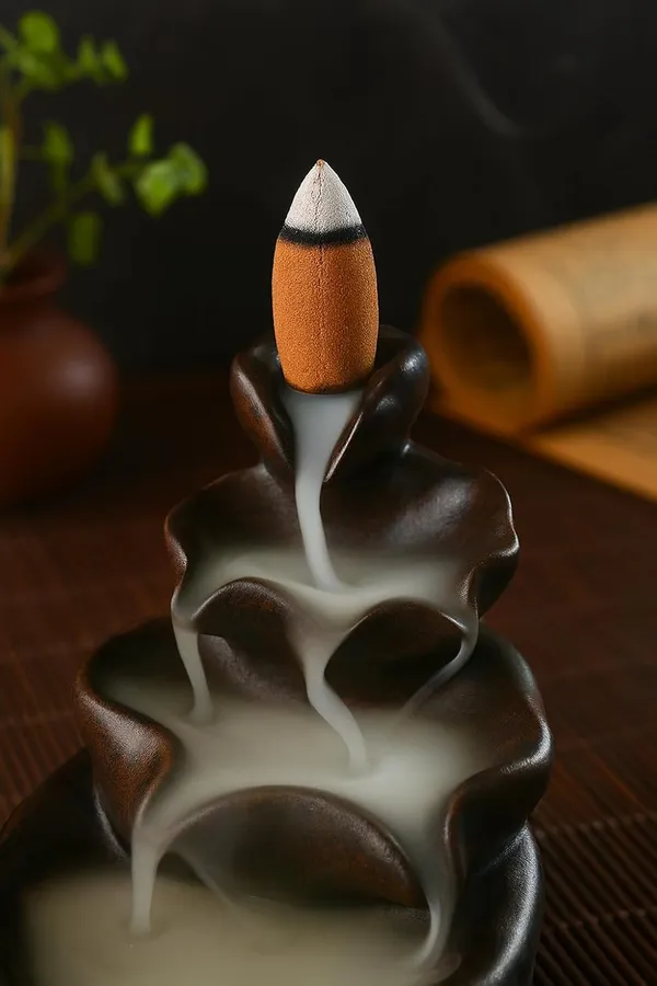 Brown_Chandan_Backflow_Dhoop_Cones_Natural_Sandalwood_Fragrance_|_50_Premium_Backflow_Incense_Cones_For_Meditation,_Yoga,_Aromatherapy_&_Home_Fragrance_|_Long-Lasting,_Smooth_Flow