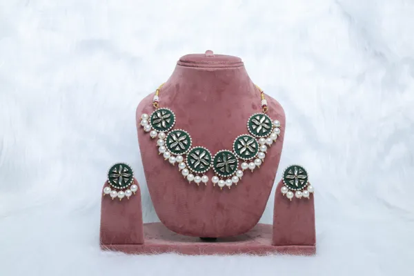 Green_Srinika_Choker_Set_Of_Women