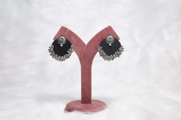 Black_Bindiya_Stud_Earring_For_Women