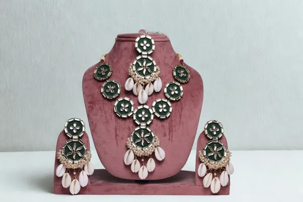 Green_Jivika_Bridal_Jewelry_Set_For_Women