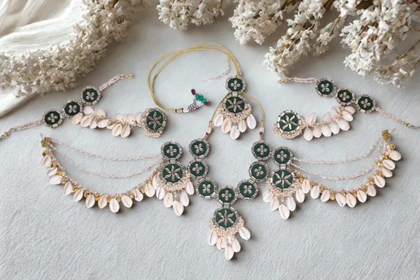 Green_Jivika_Bridal_Jewelry_Set_For_Women