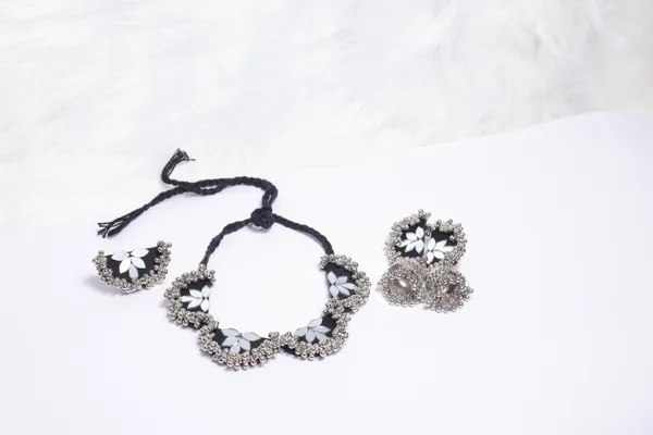 Black_Akira_Choker_Set_For_Women