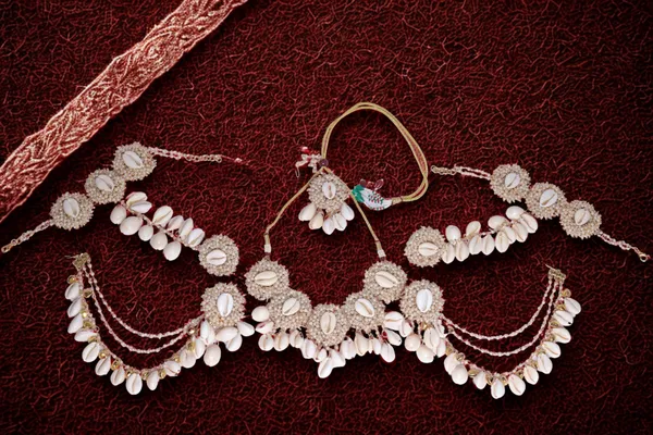 White_Zara_Bridal_Set_With_Haathphool
