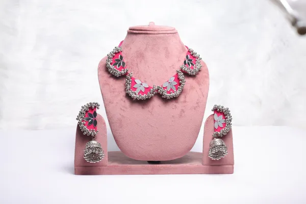 Pink_Akira_Choker_Set_For_Women