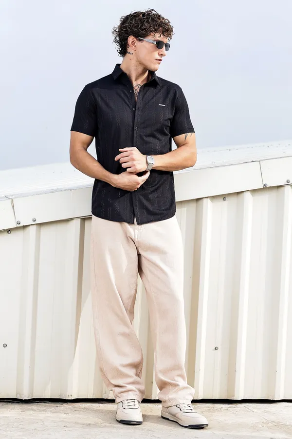 Black_Cotton_Blend_Solid_Half_Sleeve_Shirt_For_Men