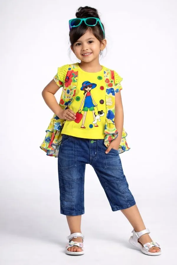 Girls_Shrug_Jacket_With_Denim_Capri_Pants_Set