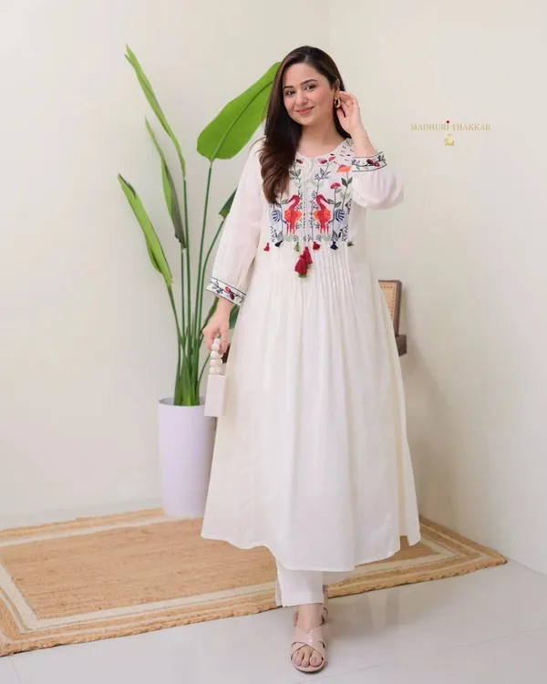 Cream_cotton__yoke_style_kurti_with_keyhole_neck