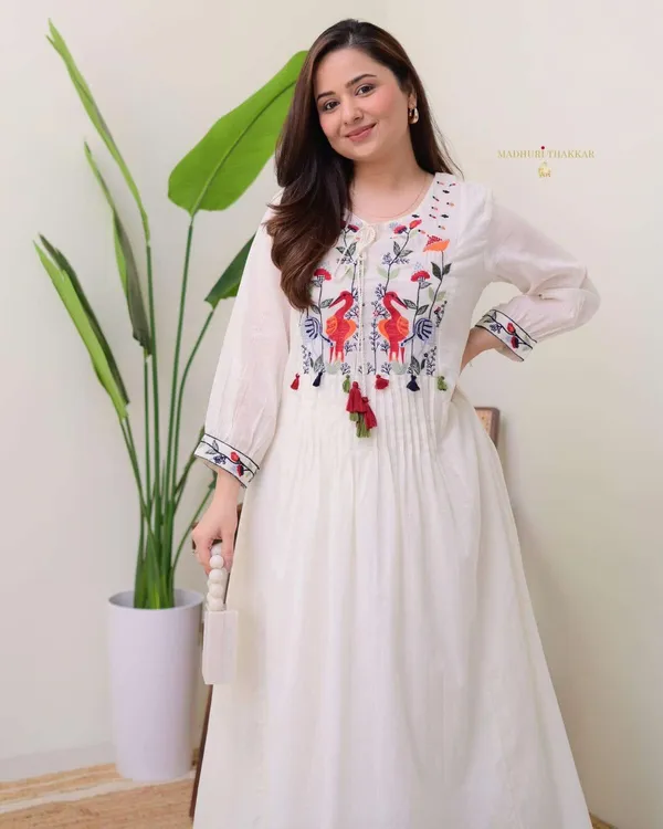 Cream_cotton__yoke_style_kurti_with_keyhole_neck