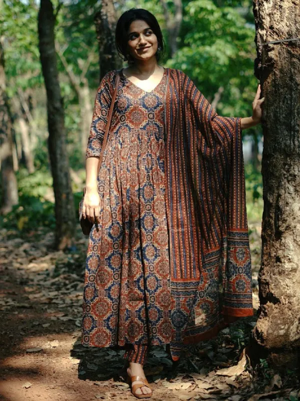 Brown_Ethnic_Motifs_Embroidered_Thread_Work_Anarkali_Kurta_with_Trousers_&_Dupatta_For_Women