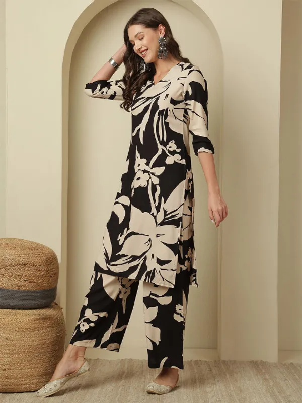 Black_Floral_Printed_V_Neck_Kurta_With_Palazzos_For_Women