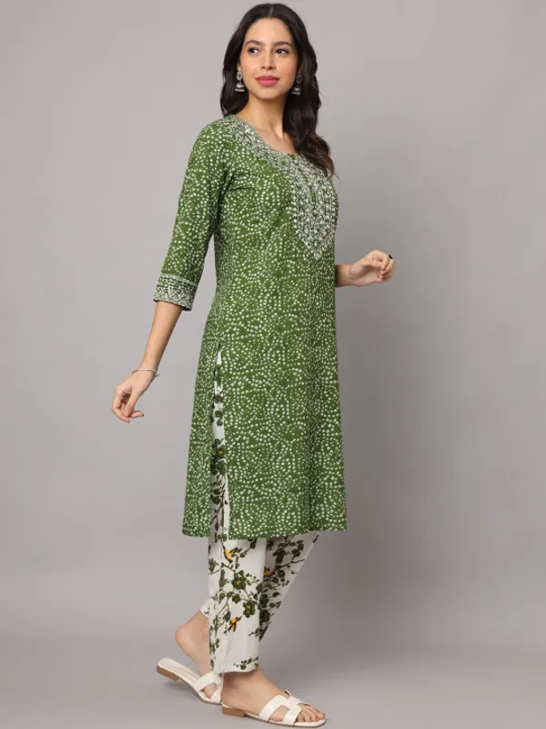 Green_Bandhani_Embroidered_Regular_Thread_Work_Pure_Cotton_Kurta_with_Trousers_For_Women