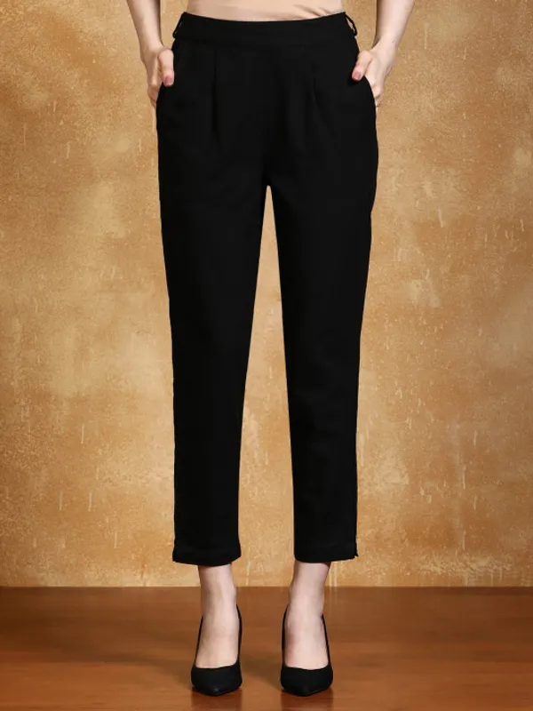 Black_Trousers_For_Women