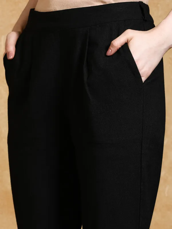 Black_Trousers_For_Women