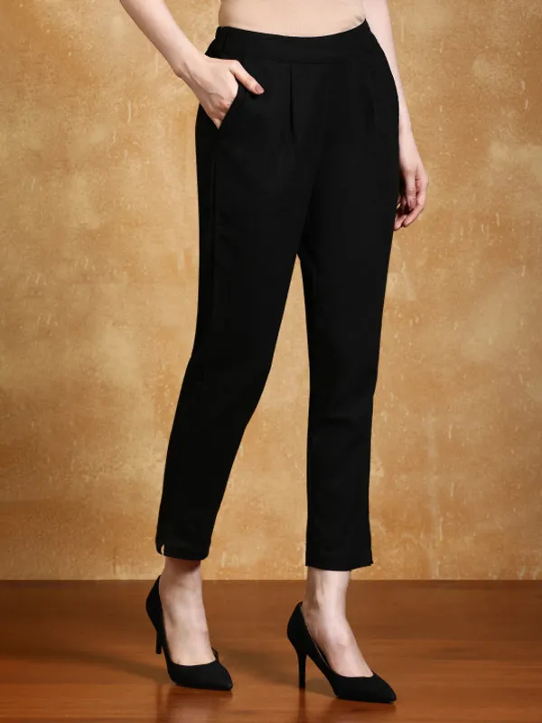 Black_Trousers_For_Women