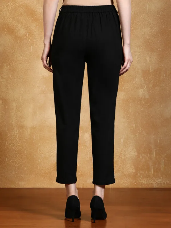 Black_Trousers_For_Women