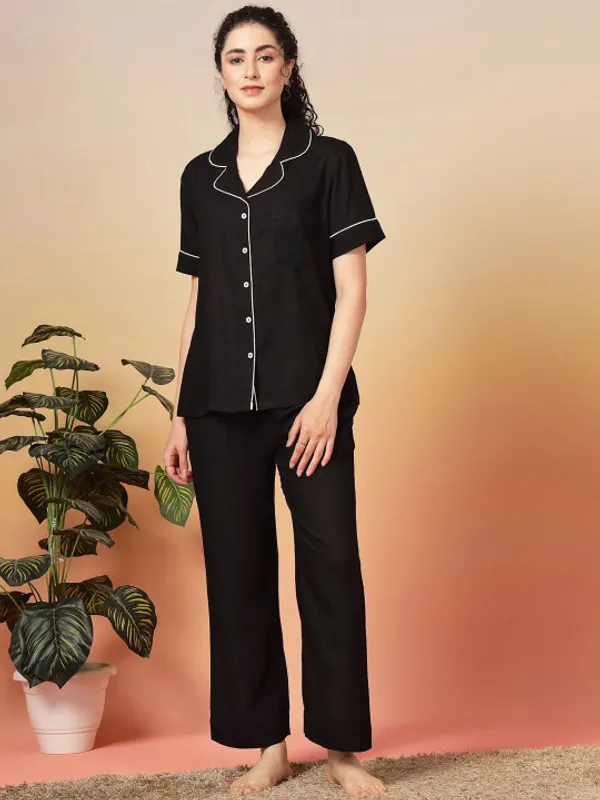 Plain_Black_Lapel_Collar_Night_suit_For_Women