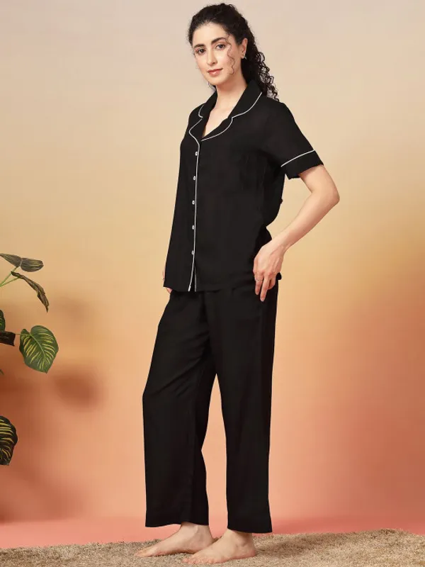 Plain_Black_Lapel_Collar_Night_suit_For_Women