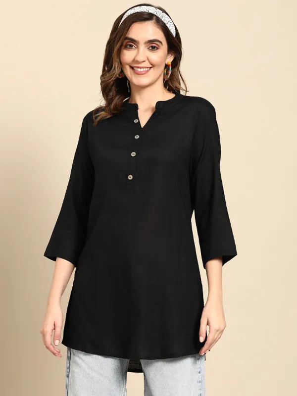 Women_Solid_Mandarin_Collar_Short_Kurti