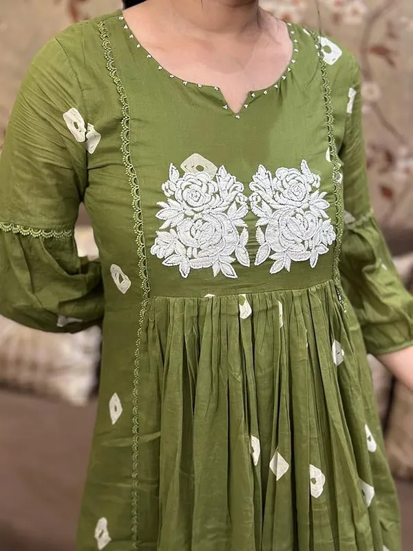 Women's_Rayon_Blend_Anarkali_Printed_Kurta_with_Pant