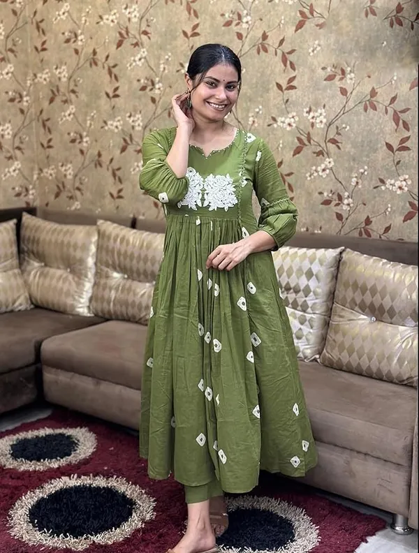 Women's_Rayon_Blend_Anarkali_Printed_Kurta_with_Pant