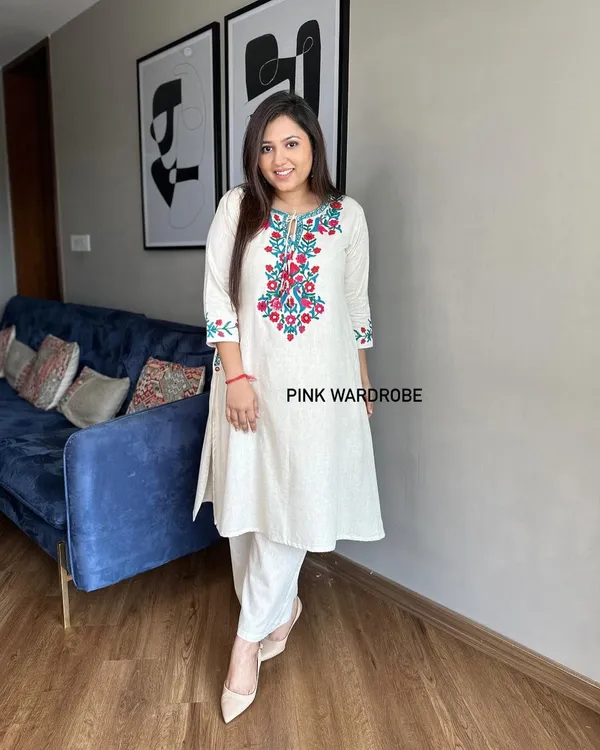 Beautiful_Embroidery_kurta_set_for_Girls_and_Women's
